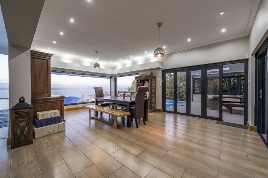 6 Bedroom Property for Sale in Mossel Bay Central Western Cape